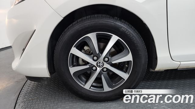 Toyota Prius из Кореи Encar