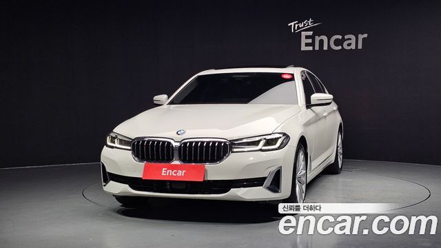 BMW 5-Series 530i xDrive Luxury — пробег 3 863 км — фото 3 из 5