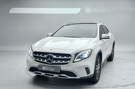 Mercedes-Benz GLA-Class GLA220 Premium — пробег 67 907 км — фото 1 из 5