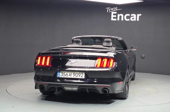 Ford Mustang Convertible — пробег 147 768 км — фото 4 из 5