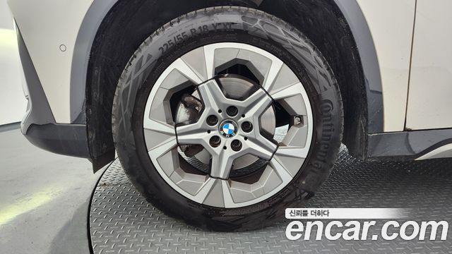 BMW X1 xDrive 20i xLine — пробег 16 516 км — фото 5 из 5