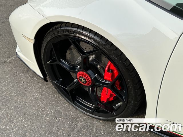 Lamborghini Huracan LP640-4 Spyder Performante — пробег 35 810 км — фото 5 из 5