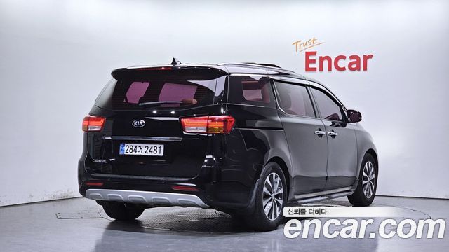 Kia Carnival из Кореи Encar