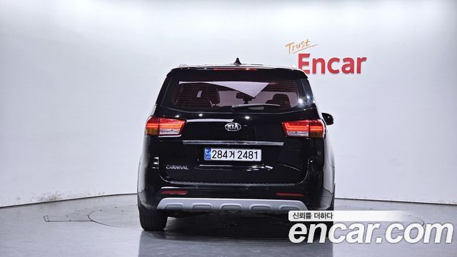 Kia Carnival из Кореи Encar