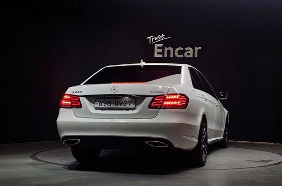 Mercedes-Benz E-Class E220 Bluetec Avantgarde Sport — пробег 87 170 км — фото 4 из 5