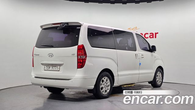 Hyundai Starex 11-Seater Wagon CVX Premium — пробег 99 935 км — фото 2 из 5