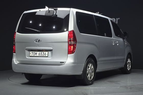 Hyundai Starex 12-Seater Wagon CVX Deluxe — пробег 144 104 км — фото 2 из 5