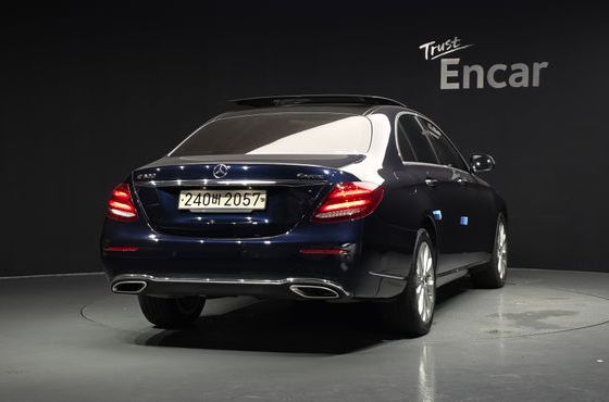 Mercedes-Benz E-Class E300 4MATIC Exclusive — пробег 88 564 км — фото 4 из 5