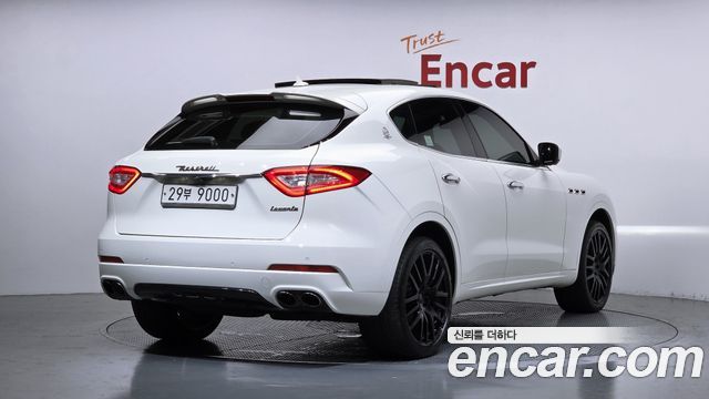Maserati Levante из Кореи Encar