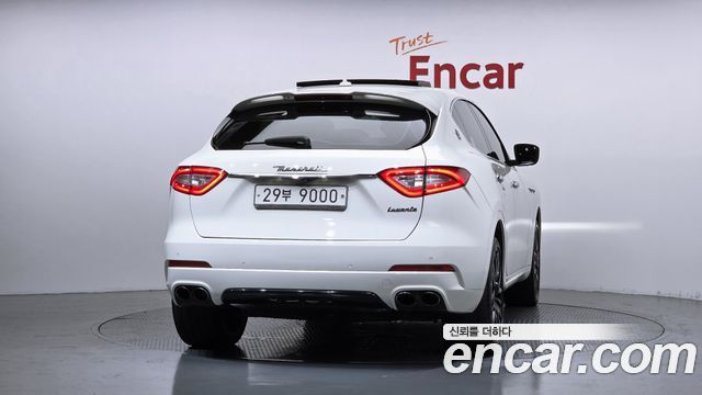 Maserati Levante из Кореи Encar