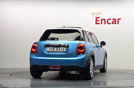 Mini Cooper 5Door HIGH 3rd — пробег 35 910 км — фото 4 из 5
