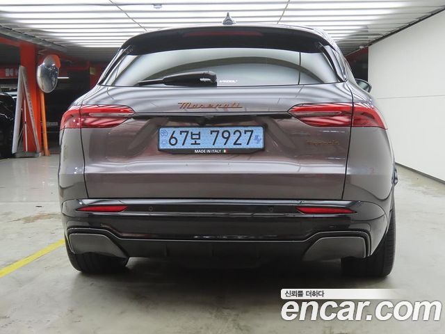 Maserati Grecale AWD Folgore — пробег 4 740 км — фото 3 из 5