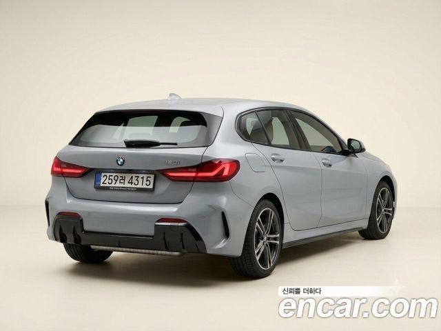 BMW 1-Series 120 M Sport — пробег 11 900 км — фото 3 из 5