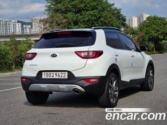 Kia Stonic из Кореи Encar
