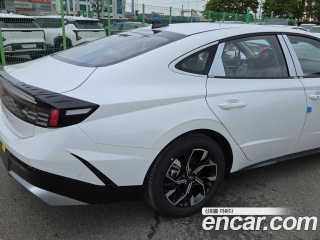 Hyundai Sonata 1.6 Turbo S — пробег 3 км — фото 2 из 5
