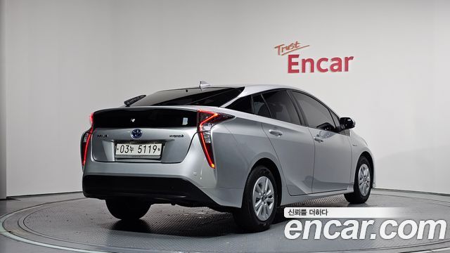 Toyota Prius из Кореи Encar