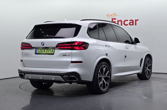 BMW X5 xDrive 40i M Sport — пробег 4 680 км — фото 2 из 5