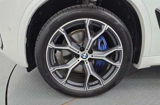 BMW X5 xDrive 40i M Sport — пробег 4 680 км — фото 5 из 5