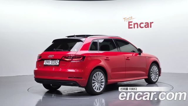 Audi A3 Spotback e-tron 8V — пробег 42 321 км — фото 2 из 5