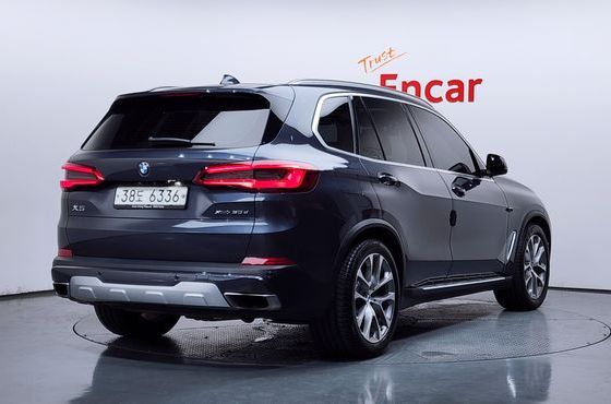 BMW X5 xDrive 30d xLine — пробег 80 713 км — фото 2 из 5
