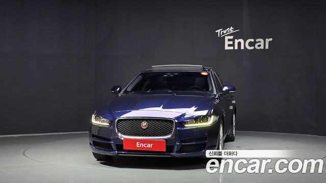 Jaguar XE 20d Prestige — пробег 90 369 км — фото 3 из 5