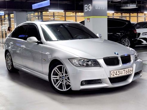 BMW 3-Series 320i Sedan M Sports — пробег 136 003 км — фото 3 из 5