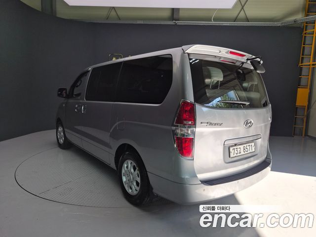 Hyundai Starex 11-Seater Wagon CVX Luxury — пробег 167 749 км — фото 4 из 5