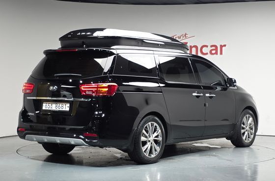 Kia Carnival 9-Seater Noblesse Special — пробег 83 877 км — фото 2 из 5