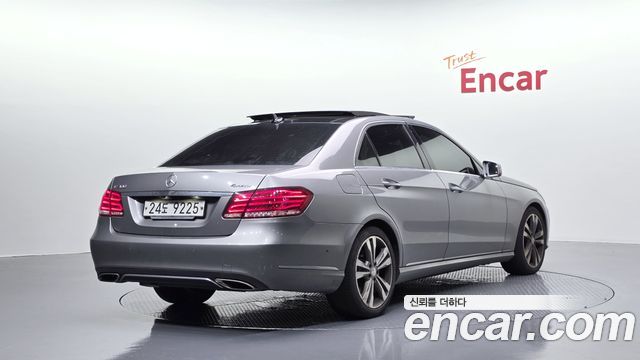 Mercedes-Benz E-Class E300 4MATIC Avantgarde — пробег 76 292 км — фото 2 из 5