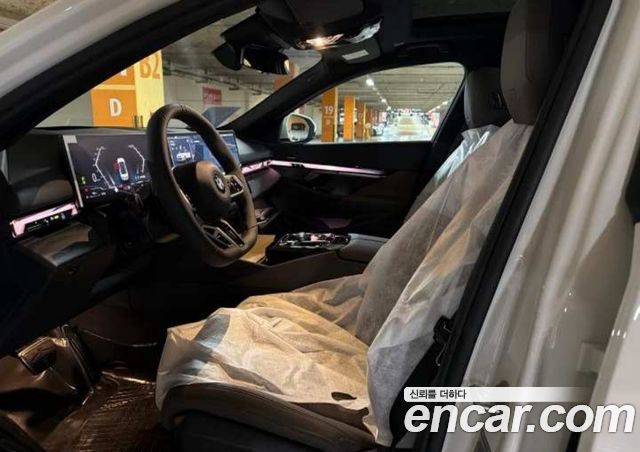 BMW 5-Series 520i M Sport — пробег 1 км — фото 4 из 5