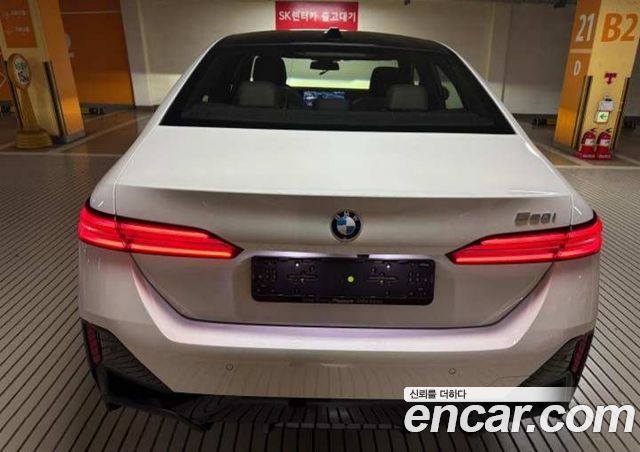 BMW 5-Series 530i xDrive M Sport — пробег 3 км — фото 3 из 5