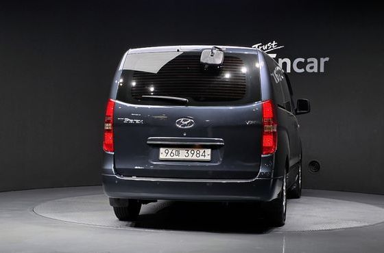 Hyundai Starex 3-Seater VAN CVX Luxury — пробег 232 441 км — фото 4 из 5
