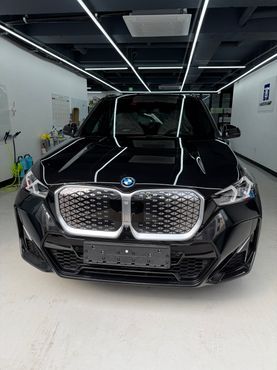 BMW iX1 xDrive 30 M Sport — пробег 5 000 км — фото 3 из 5
