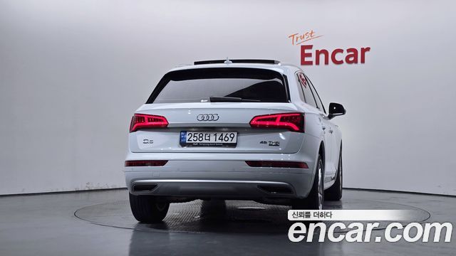 Audi Q5 45 TFSI Quattro — пробег 77 059 км — фото 4 из 5