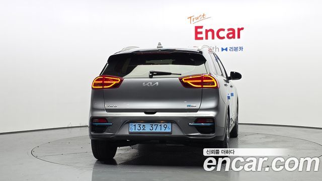 Kia Niro Prestige — пробег 22 541 км — фото 4 из 5