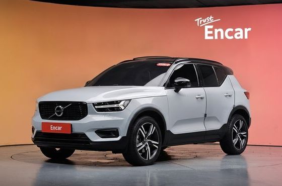 Volvo XC40 T4 R-Design — пробег 40 123 км — фото 1 из 5