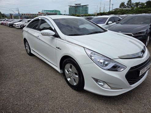 Hyundai Sonata 2.0 Premier — пробег 208 845 км — фото 2 из 5