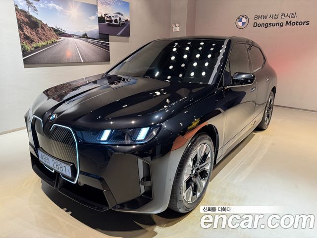 BMW iX xDrive45 M Sport — пробег 1 125 км — фото 1 из 5