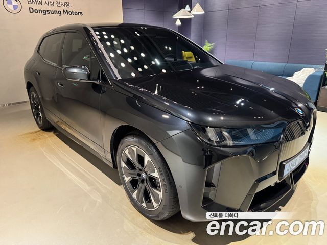 BMW iX xDrive45 M Sport — пробег 1 125 км — фото 3 из 5