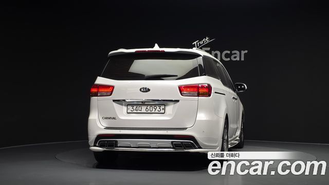 Kia Carnival из Кореи Encar