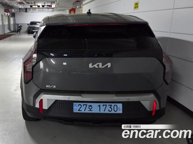 Kia EV3 Standard 2WD Air — пробег 752 км — фото 2 из 5