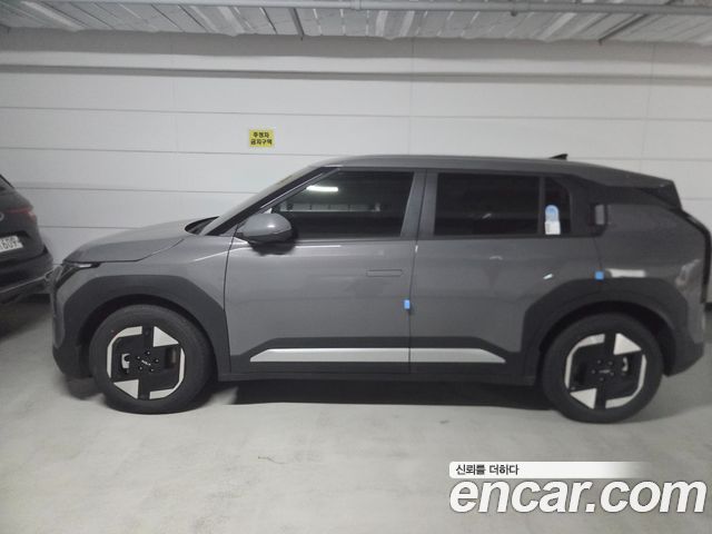 Kia EV3 Standard 2WD Air — пробег 752 км — фото 3 из 5