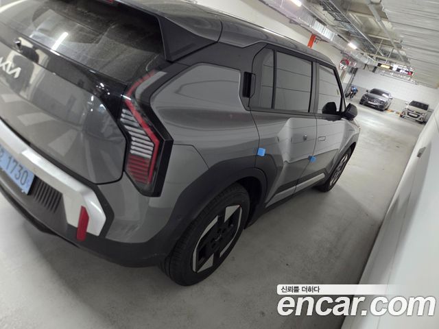 Kia EV3 Standard 2WD Air — пробег 752 км — фото 5 из 5