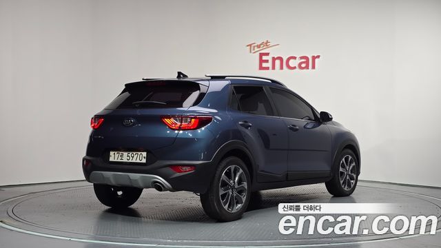 Kia Stonic из Кореи Encar