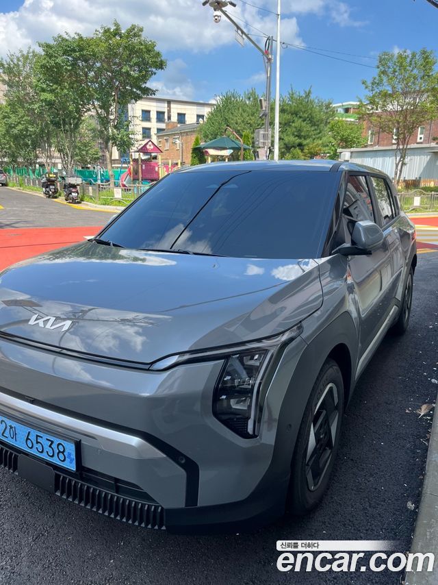 Kia EV3 Long Range 2WD AIr — пробег 900 км — фото 1 из 5