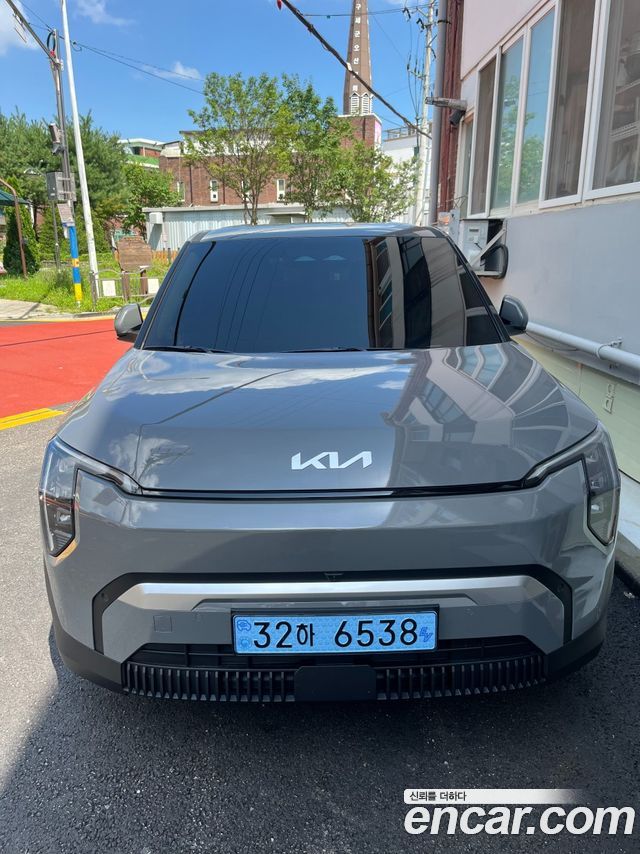 Kia EV3 Long Range 2WD AIr — пробег 900 км — фото 3 из 5