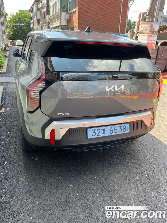 Kia EV3 Long Range 2WD AIr — пробег 900 км — фото 4 из 5