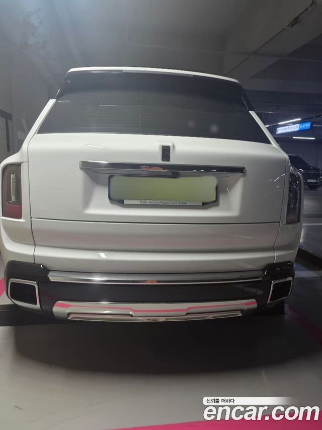 Rolls-Royce Cullinan 6.7 V12 — пробег 230 км — фото 3 из 5