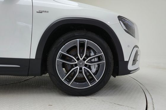 Mercedes-Benz GLB-Class AMG GLB35 4MATIC — пробег 200 км — фото 5 из 5