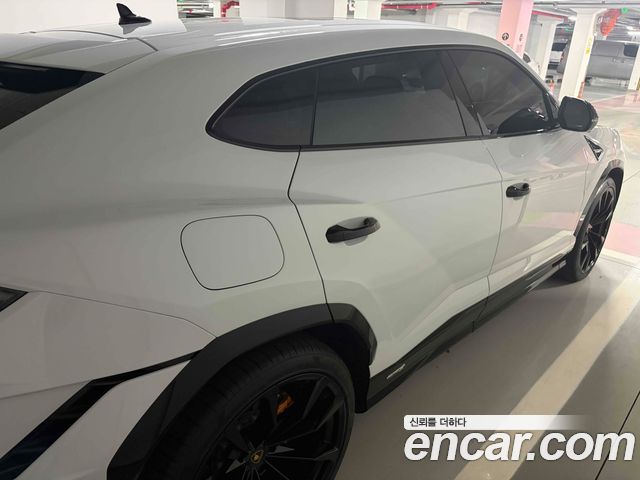Lamborghini Urus 4.0 V8 S — пробег 9 900 км — фото 2 из 5